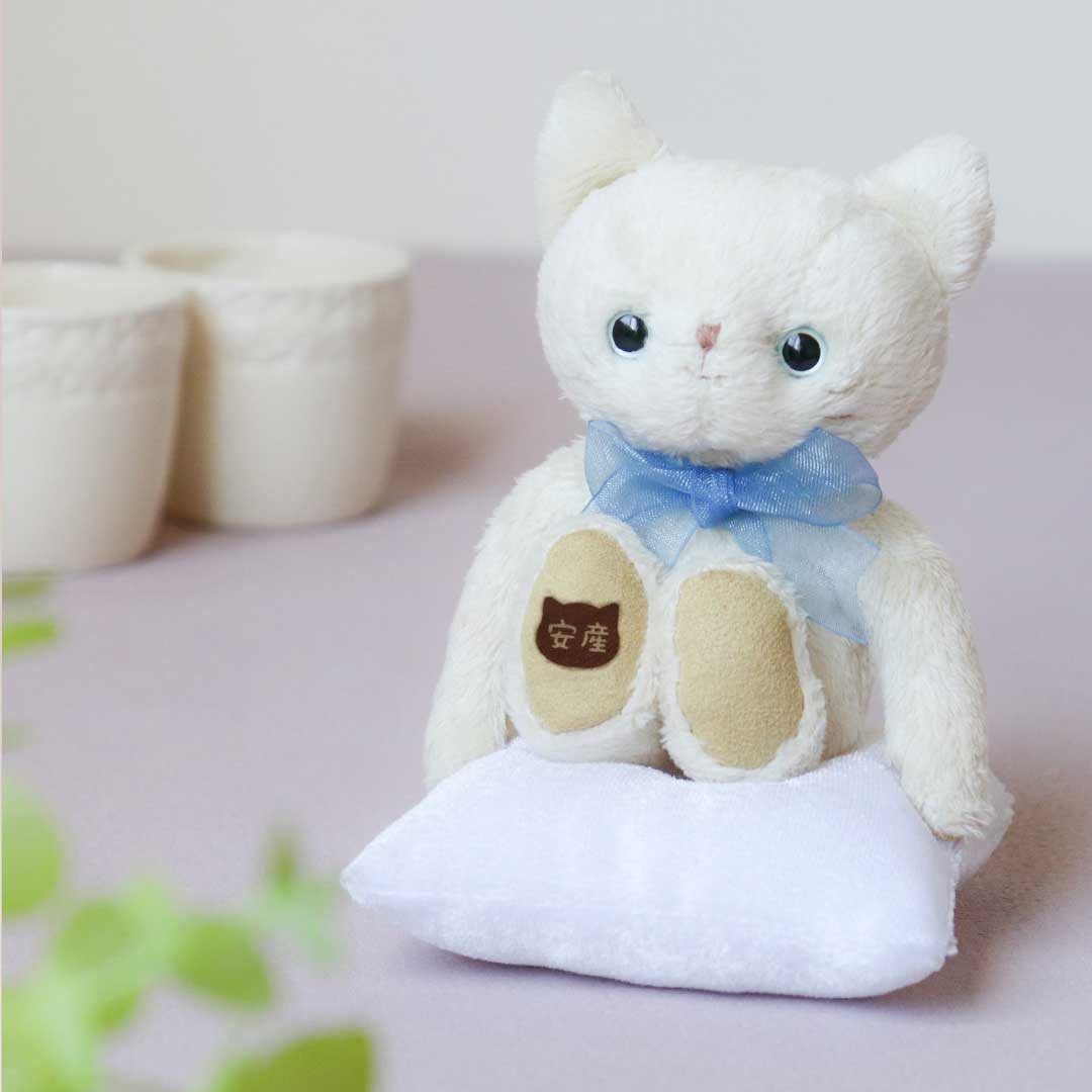 Lucky Mini Cat Pregnancy Gift